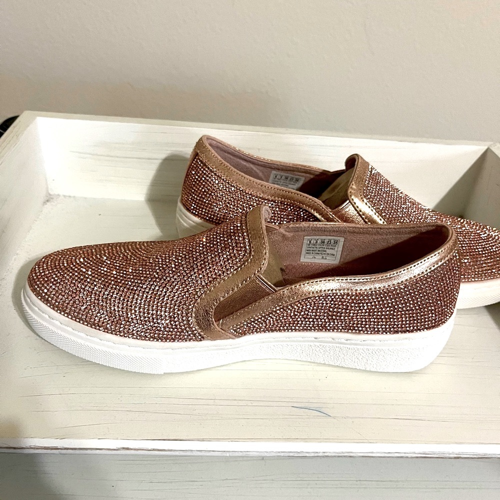 Sketchers Rose Gold Slip On Tennis Shoes